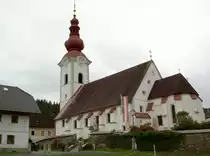 Sirnitz, Pfarrkirche St. Nikolaus, fr�hgotische Hallenkirche, erbaut um 1300, barocker Westturm von 1747 (30.09.2013)