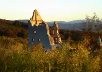 Landeck, die Burgruine im herbstlichen Abendlicht, Okt.2013