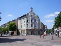 Einst  Dresdner Bank , danach  Commerzbank  (Gladbeck, Ruhrgebiet, Juni 2010), aber das ist auch schon wieder vorbei, da inzwischen dicht gemacht…