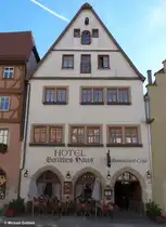 Hotel Gotisches Haus neben dem Hornberghaus in der Herrngasse / Altstadt von Rothenburg ob der Tauber (Oktober 2013)