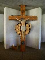 Schluchsee, die 12.Station des Kreuzweges in der St.Nikolaus-Kirche, eine Arbeit des Breisacher Knstlers Helmut Lutz, Juli 2013