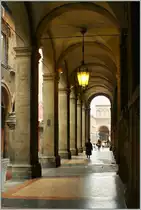 Die Arkaden in Bologna laden auch bei Regenwetter zum Stadtbummel ein.
(15.11.2013)