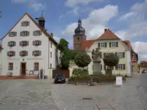 Merkendorf, Marktplatz mit Zehntscheune und Heimatmuseum (16.06.2013)