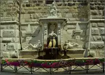<U>Brescia.</U>

Brunnen am Torre della Palata. Sommer 2011.
