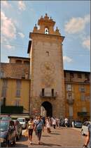 <U>Bergamo.</U>

Durchgang zur Piazza della Cittadella. Sommer 2013.