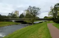 Freiburg, die Br�cke der Autobahn A5 �berquert am Westrand der Stadt die Dreisam, erbaut 1962, Okt.2013