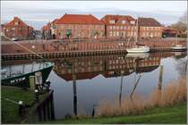 Hooksiel. Die Packhuser am alten Hafen. Heute ist hier u.a. ein Hotel untergebracht. 23.112013