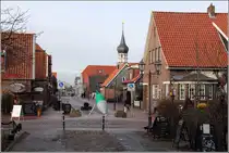 Hooksiel. Blick vom alten Hafen in die Lange Stra�e. 26.11.2013