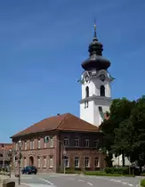 Friesenheim, Blick zur Kirche St.Laurentius, Juni 2013