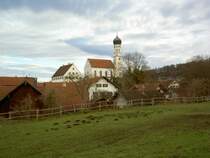 Phl, barocke St. Laurentius Kirche und Pfarrhaus, erbaut im 15. Jahrhundert, Turmobergeschoss mit Zwiebelhaube von 1613, Lanhausneubau von Joseph Schmuzer 1723, 
Gruftkapelle von 1765 (15.12.2013)