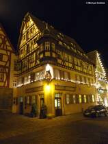Die frisch renovierte Marien-Apotheke an der Ecke Herrngasse und Marktplatz (Rothenburg o.d.Tauber, Landkreis Ansbach, Bayern, Dez. 2013)