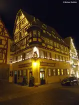 Die frisch renovierte Marien-Apotheke an der Ecke Herrngasse und Marktplatz (Rothenburg o.d.Tauber, Landkreis Ansbach, Bayern, Dez. 2013)