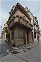 Scilla - Charme der Gassen im St�dtchen. Sommer 2013.