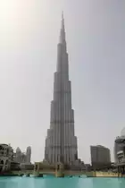 Der Burj Khalifa. Mit 828 Meter das, zur Zeit 12.April 2012, das h�chste Geb�ude der Welt. Auf 452 Meter befindet sich die Aussichtsplattform  At the Top .