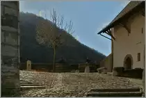 Es gibt neuerdings ein Werbeplakat mit der grossen Beschriftung:  Waadtland, Weinland,Wunderland . Obwohl das Werbeplakat ganz anders aussieht als des Bild beim Schloss von Aigle, l�ste gerade diese Werbung die Idee zu diesem Bild aus.
5. Jan. 2014 