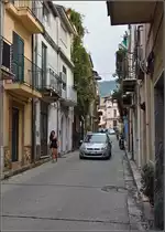 Scilla - In den Gassen des St�dchens. Sommer 2013.