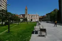 Valladolid, Plaza Catedral mit Iglesia de Nuestra Senora de la Antigua (19.05.2010)
