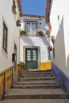 �BIDOS (Concelho de �bidos), 16.09.2013, �berall geht es treppauf-treppab