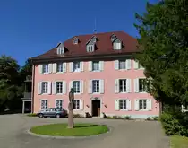 Stegen, das Hauptgeb�ude des Schlo�es aus der Barockzeit, Aug.2013