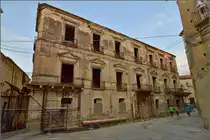 Tropea - Touristennest in Kalabrien. Sehr renovierungsbed�rftiger Palazzo. Sommer 2013.