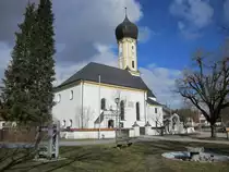 Erpfting, St. Michael Kirche, erbaut 1472 bis 1479, Turm um 1710, Umbau 1822 von Joseph K�pfle (22.02.2014)