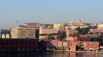 Neapel ( Napoli ) am 25.10.2013 vom Hafen aus aufgenommen.