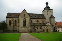 Neuenheerse, Stiftskirche St. Saturnina, erbaut von 1107 bis 1131, S�ulenbasilika, 
Umbau im 14. Jahrhundert zu einer gotischen Hallenkirche, barocke Ausstattung (10.05.2010)