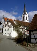 Steilingen, St. Remigius Kirche und altes Pfarrhaus, erbaut von 1490 bis 1514 
(23.02.2014) 