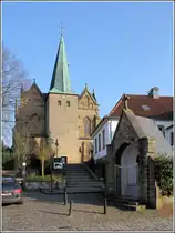 Ostercappeln. Hier wurde im frühen 9. Jahrhundert eine Holzkapelle errichtet, die im 11. Jahrhundert durch einen Steinbau ersetzt wurde. Aus dieser Zeit stammt der Turm der heutigen St.-Lambertus-Kirche. 06.03.2014