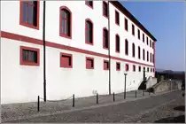 Bad Iburg. Die Iburg ist eine Doppelanlage aus Schloss und Kloster. Hier ist die S�dseite des Klosters vom Welfenfl�gel aus zu sehen. Heute ist hier das Schlossmuseum und das Amtsgericht untergebracht. 06.03.2014