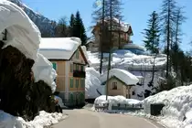 Blick durch die verschneiten Stra�en von Fusio; 09.03.2014