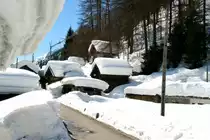 Eingeschneite H�user in Fusio, 09.03.2014