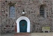 Nordleda. Diese sch�ne T�r gew�hrt an der Nordseite Einlass in die St.-Nicolai-Kirche. 10.03.2014