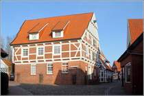 Otterndorf. Bull'scher Spreicher in der Johann-Heinrich-Vo-Strae. Dies zu Beginn des 18. Jahrhunderts errichtete Gebude diente anfangs als Kornspeicher, heute als Wohnhaus. 10.03.2014