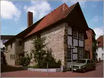 Osnabr�ck. Die Alte Fuhrhalterei in der Kleinen Gildewart wird heute als Figurentheater genutzt. Scan eines Dias aus dem Jahr 2002.