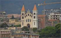 Messina. Blick von der Fhre auf eine Kirche in Messina. Sommer 2013.