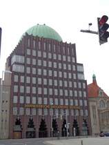 Anzeiger-Hochhaus (Hannoversche Allgemeine Zeitung), 51m hoch, 1927 erbaut, Wahrzeichen der Stadt am Steintor, 22.03.14