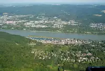 Luftaufnahme von (unten) Oberwinter (Landkreis Ahrweiler), auf der gegen�berliegenden Rheinseite liegt Rheinbreitbach (Landkreis Neuwied). 19.09.2005