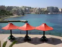 H�user an der Grenfell Street in St. Julian und die Balluta Bay (21.03.2014)