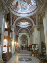 Siggiewi, Chor und Hochaltar der St. Nikolaus Kirche, Gemlde von Matthia Preti (22.03.2014)