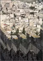 . Die alte Mauer -

Blick �ber die Stadtmauer in ein pal�stinensisches Wohngebiet im Kidrontal in Ostjerusalem.

24.03.2014 (Matthias) 