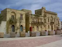 Am Marktplatz von San Lawrenz, Gozo (24.03.2014)