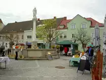Raabs an der Thaya, Hauptplatz mit Marienstatue (18.04.2014)