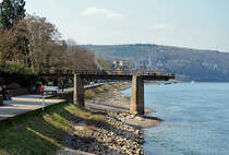 Rest der Auffahrt zur Eisenbahnbrcke von Remagen (linksrheinisch). Im Hintergrund die Appolinariskirche in Remagen. - 28.03.2014