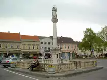 Laa an der Thaya, Mariens�ule am Hauptplatz (19.04.2014)