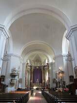 Stockerau, Kanzel und Altre der Stadtpfarrkirche St. Stephan (19.04.2014)