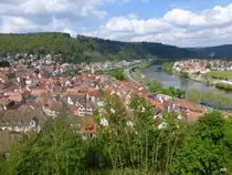 Blick von der Burg auf Wertheims Altstadt,den Main und auf Kreuzwertheim auf der anderen Mainseite. Aufgenommen im April 2014.