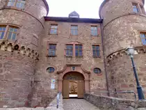 Zugang zur Burgruine Wertheim, der gr��ten und sch�nsten Burgruine Deutschlands aus dem 12. Jahrhundert. Aufgenommen im April 2014.