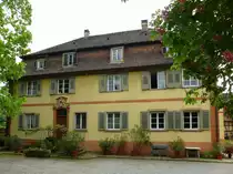 Diersburg, das Herrschaftshaus von 1668 beherbergt das Weingut  Roeder von Diersburg , Mai 2014