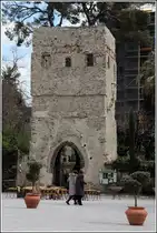 Ravello. Durch dieses Tor gelangt man in die Villa Rufolo, die im 13. Jahrhundert entstand. 28.03.2014